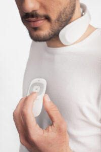 מכשיר צוואר Tens עם שלט – תמונה 4